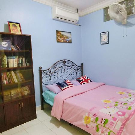 Little Family Homestay Malacca Екстер'єр фото